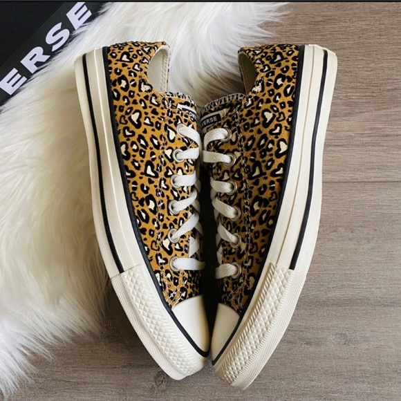 NWT Converse Leopard Heart Chuck Taylor All Star - Picture 6 of 9